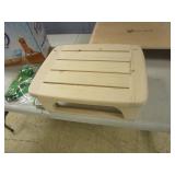 DOG TRAINING AIDS AND STEP STOOLS