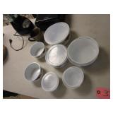 HAMILTON BEACH BENDER, BLACK & DECKER HAND MIXER AND STORAGE BOWLS