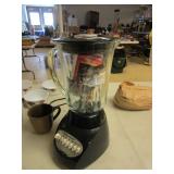 HAMILTON BEACH BENDER, BLACK & DECKER HAND MIXER AND STORAGE BOWLS