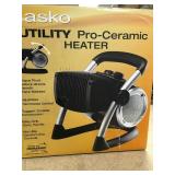 Lasko 1500-Watt Pro-Ceramic Utility Electric Portable Heater with Pivot Power in good condition