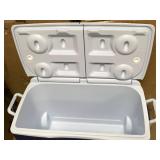 RUBBERMAID COOLER in good condition