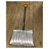 True Temper 1641000 18 Inch D Handle Aluminum Snow Shovel in good condition