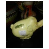 16 pieces of pottery Ceramics.