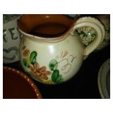 16 pieces of pottery Ceramics.