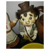 16 pieces of pottery Ceramics.