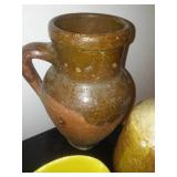 16 pieces of pottery Ceramics.