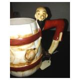 16 pieces of pottery Ceramics.