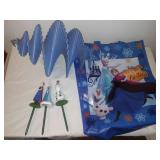 New Frozen - 3 lawn spikes, bag and spiral Wood Wind catcher.