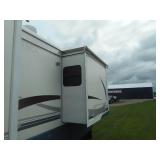 2004 Itasca Motorhome and 2014 Chevy Cruze Package