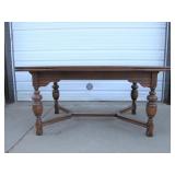 Very Nice Antique Oak Dining Table w/Tuck-Under Leaves