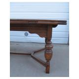Very Nice Antique Oak Dining Table w/Tuck-Under Leaves