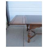 Very Nice Antique Oak Dining Table w/Tuck-Under Leaves