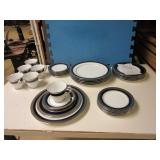 NORITAKE 30 PIECE CHINA SET
