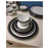 NORITAKE 30 PIECE CHINA SET