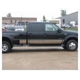 2000 Ford F-350 DRW 4 x 4 Lariat Crew Cab