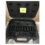 Husky 3/8 in. Drive 100-Position Universal SAE and Metric Mechanics Tool Set (60-Piece) in good condition