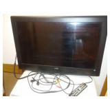 RCA flat screen TV 32in with remote.