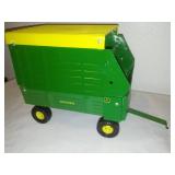 John Deere silage or Hay Wagon. Diecast excellent