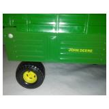 John Deere silage or Hay Wagon. Diecast excellent
