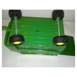John Deere silage or Hay Wagon. Diecast excellent