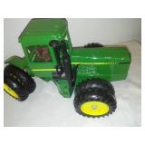 John Deere tractor, 8th wheel, reticulating steering
