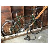 Passage GT road bike and Tire pump  Great Condition