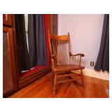 Solid oak  antique Rocker  Earlry 1900s