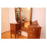 Early 1900s Antique Dove tailed vanity