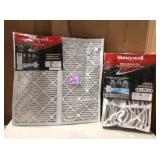 Honeywell Home 16 in. x 25 in. x 4 in. FPR 10 Air Cleaner Filter  in good condition