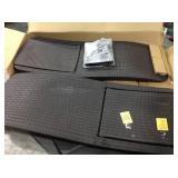 Gutas lauko PACIFIC SET WITH TABLE  in good conditions