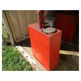 VINTAGE OIL CONTAINER WITH HAND PUMP