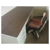 METAL OFFICE DESK / CHAIR