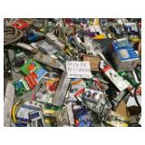 PALLET WITH PLUMBING/ ELECTRIC SUPPLIES FOR HOMES/WORK! CUSTOMER RETURNS SEE PICS!