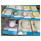 PALLET WITH MOEN MIRRORS CONDITIONS MAY VARY! CUSTOMER RETURNS SEE PICS!