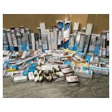 MIXED PALLET WITH ASSORTED MOEN TOWEL/TOILET HOLDERS! CUSTOMER RETURNS SEE PICS!