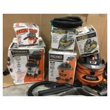 PALLET WITH RIGID/ STINGER VACUUMS AND HAMPTON BAY RUG! CUSTOMER RETURNS SEE PICS!