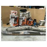 PALLET WITH RIGID/ STINGER VACUUMS AND HAMPTON BAY RUG! CUSTOMER RETURNS SEE PICS!