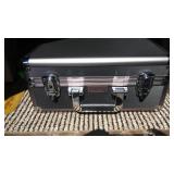 New Listen Hard Sided Padded Carrying Case Model LA-322