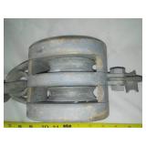 Double pulley with hook - excellent & huge.