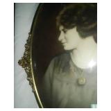 Convex oval picture frame & portrait  vintage