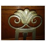 Metal tripod excellent, ornate.