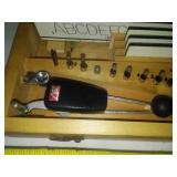 Lettering kit Lutz Superdyne Inc