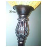 6 foot floor lamp excellent - newer style.