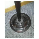 6 foot floor lamp excellent - newer style.