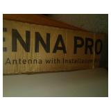 HDTV antenna - used in box.  still functions.