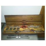 Tap and die set big & nice. case is 32x9.