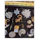 Lot of Brooches some Signed