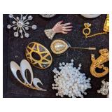 Lot of Brooches some Signed