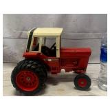 Vintage Ertl international Tractor 