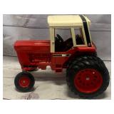 Vintage Ertl international Tractor 